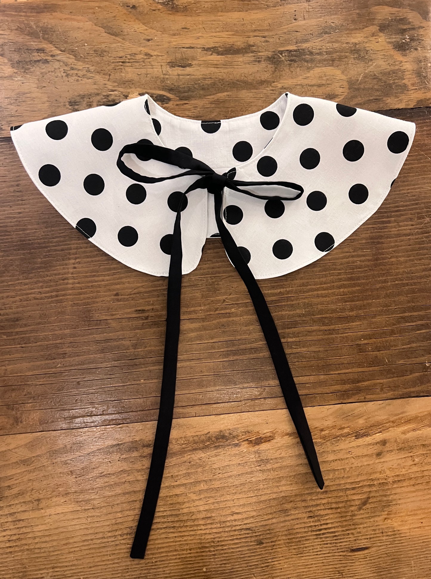 Beatrice Detachable Collar