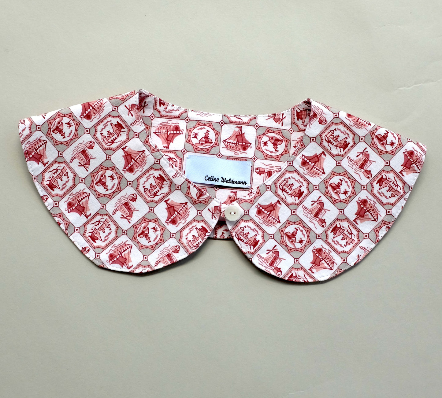 Beatrice Detachable Collar