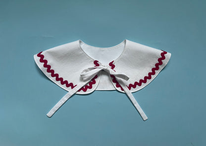 Beatrice Detachable Collar