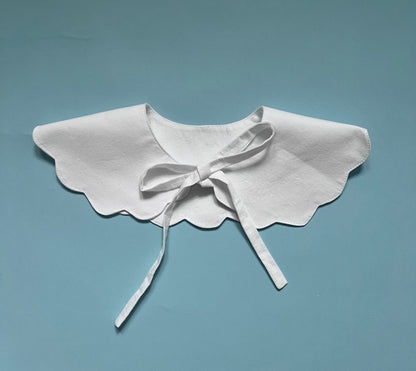 Beatrice Detachable Collar