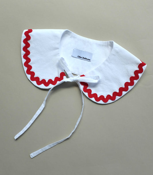 Beatrice Detachable Collar
